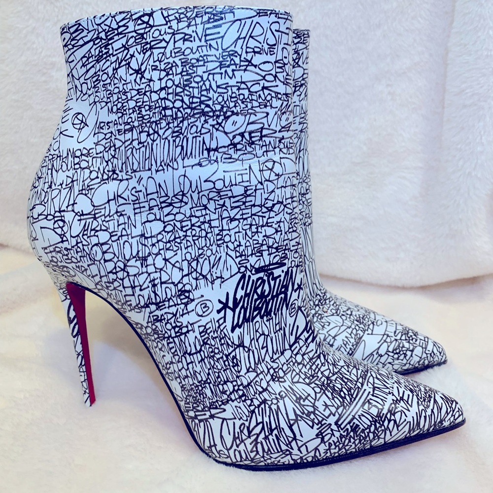 Christian Louboutin - So Kate - Booty